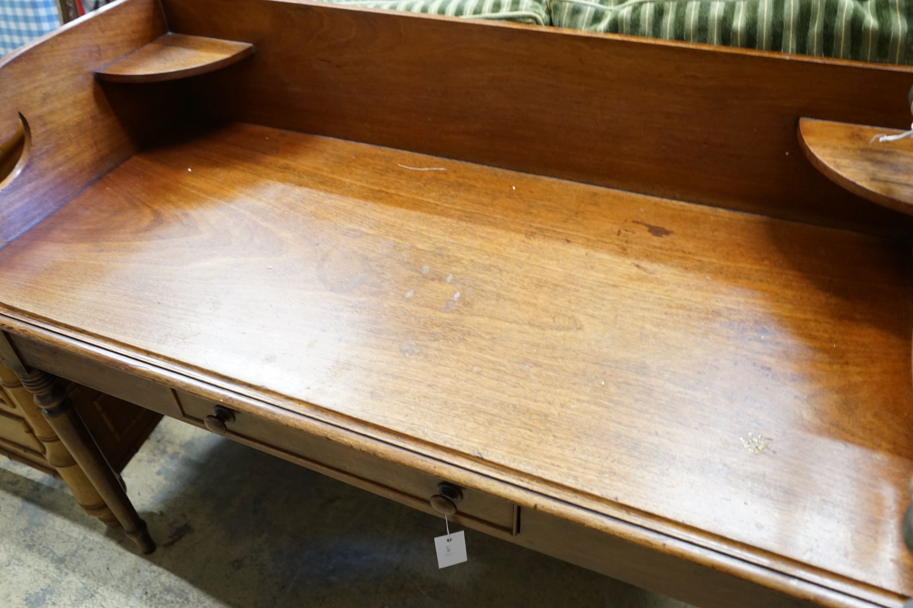 A Victorian mahogany washstand, width 121cm depth 55cm height 95cm